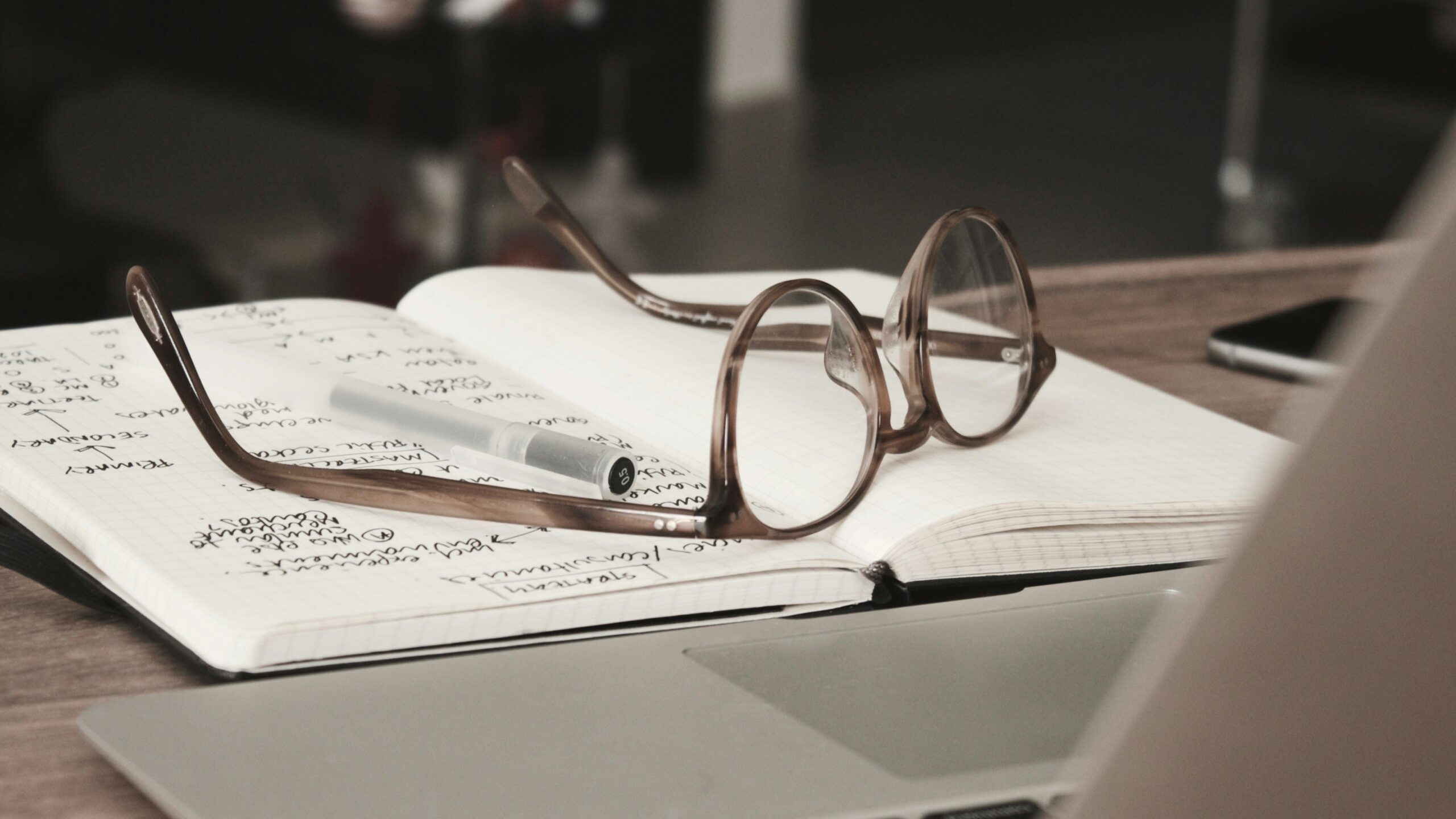 8 outils IA gratuits pour trouver et analyser des articles scientifiques en 2026