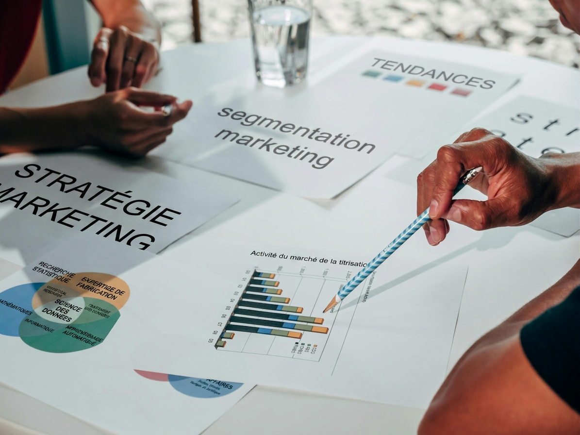Benchmark concurrentiel : un groupe B2B européen gagne 2 à 4 % de marge avec Octoparse
